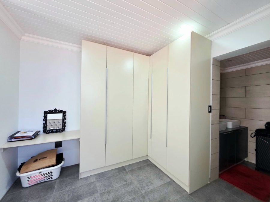 4 Bedroom Property for Sale in Generaal De Wet Free State